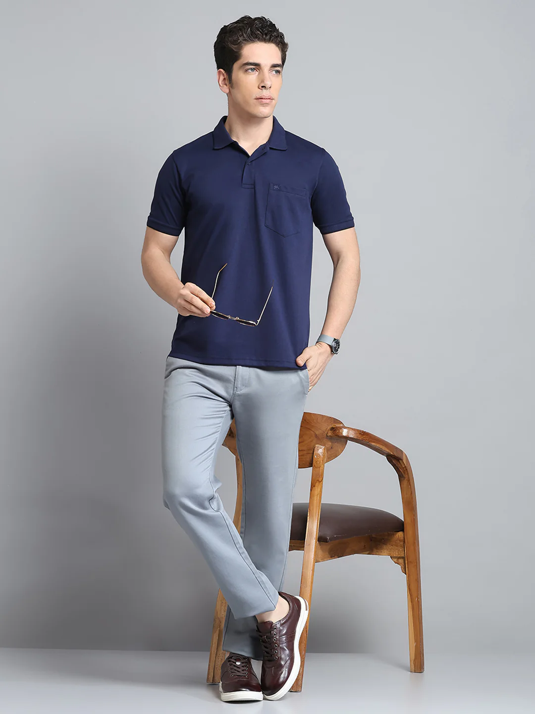 Men Navy Blue Solid Collar Half Sleeve T-Shirt - Image 2