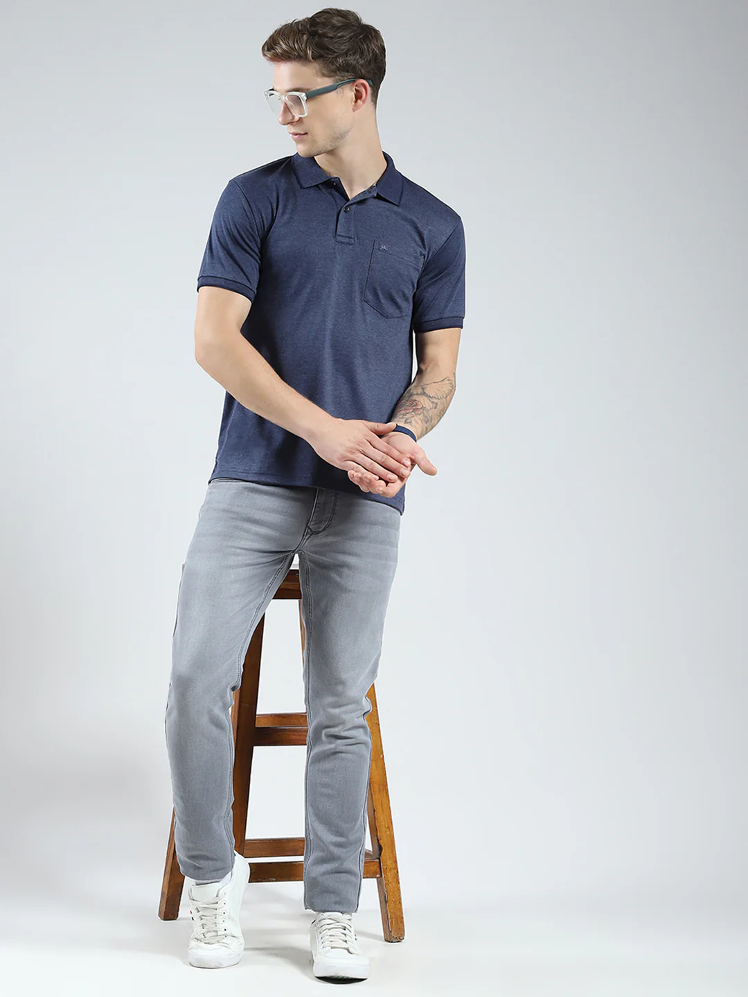 Men Navy Blue Solid Collar Half Sleeve T-Shirt - Image 2