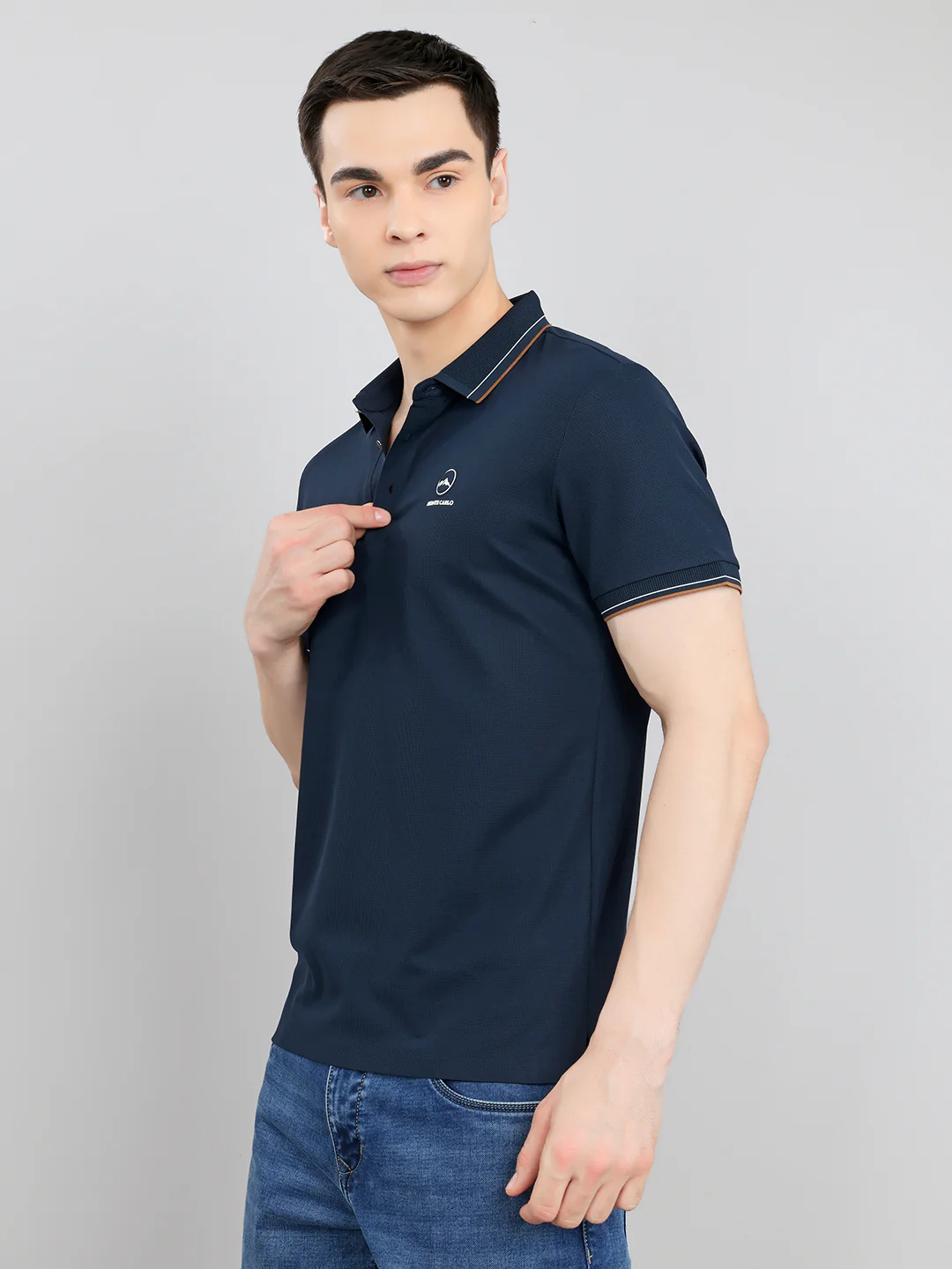 Men Navy Blue Solid Collar Half Sleeve T-Shirt - Image 2