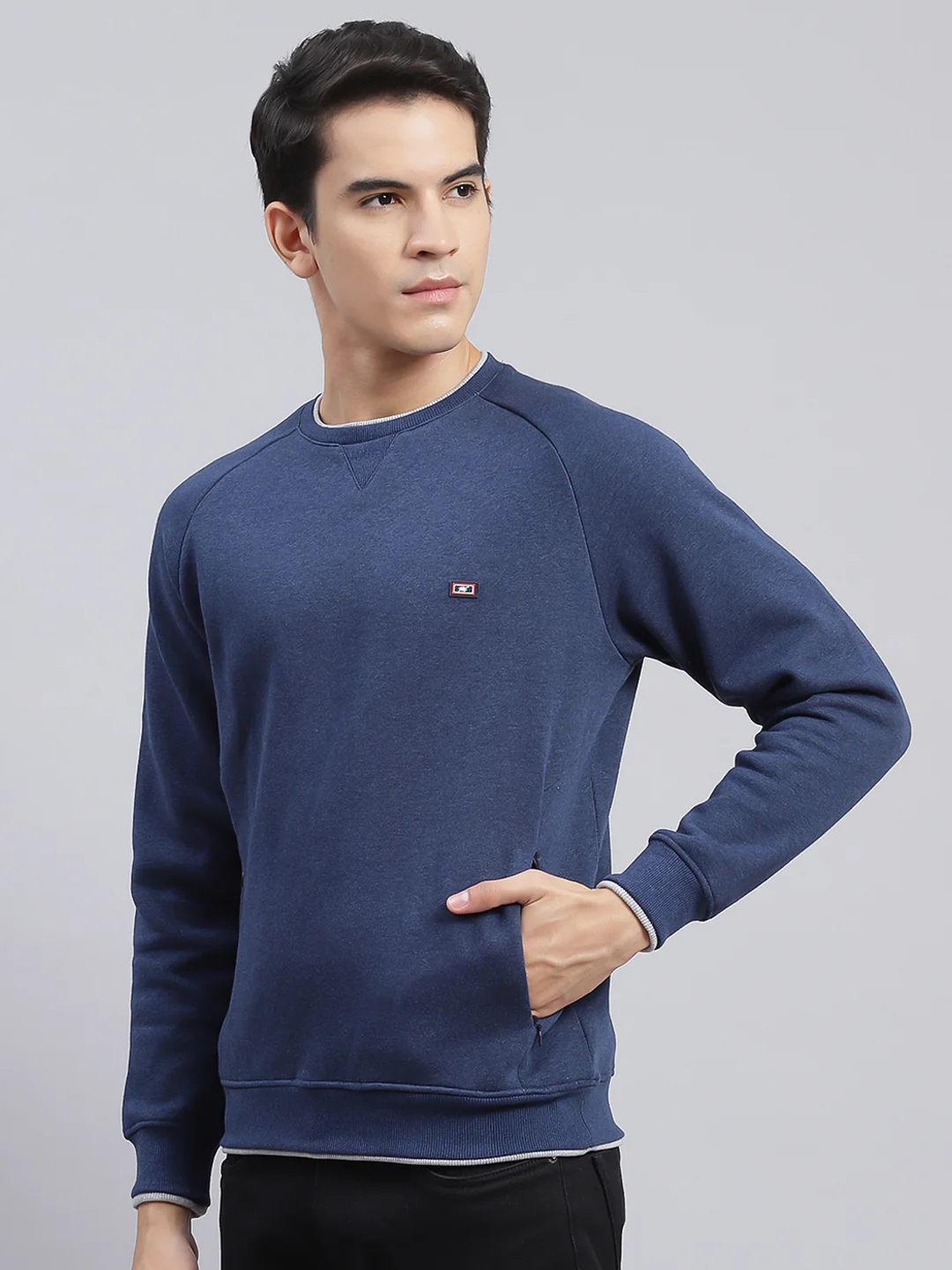 Men Navy Blue Solid Cotton Blend Sweatshirt - Image 4