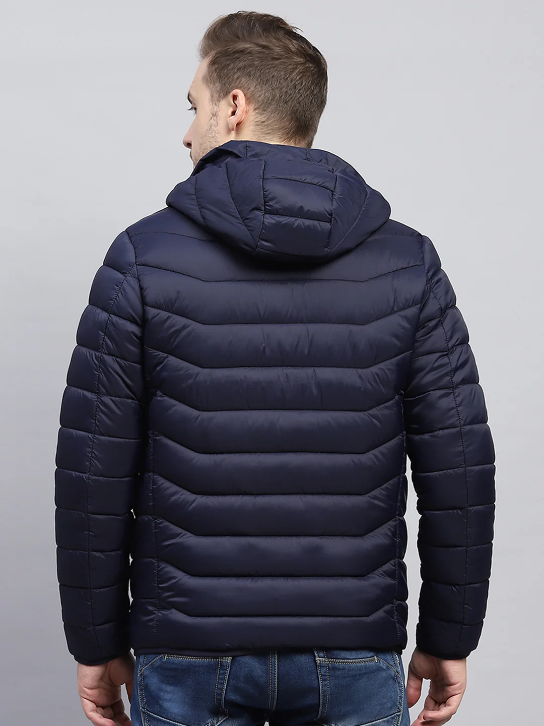 Men Navy Blue Solid Hooded Full Sleeve Heating Jacket - Image 5