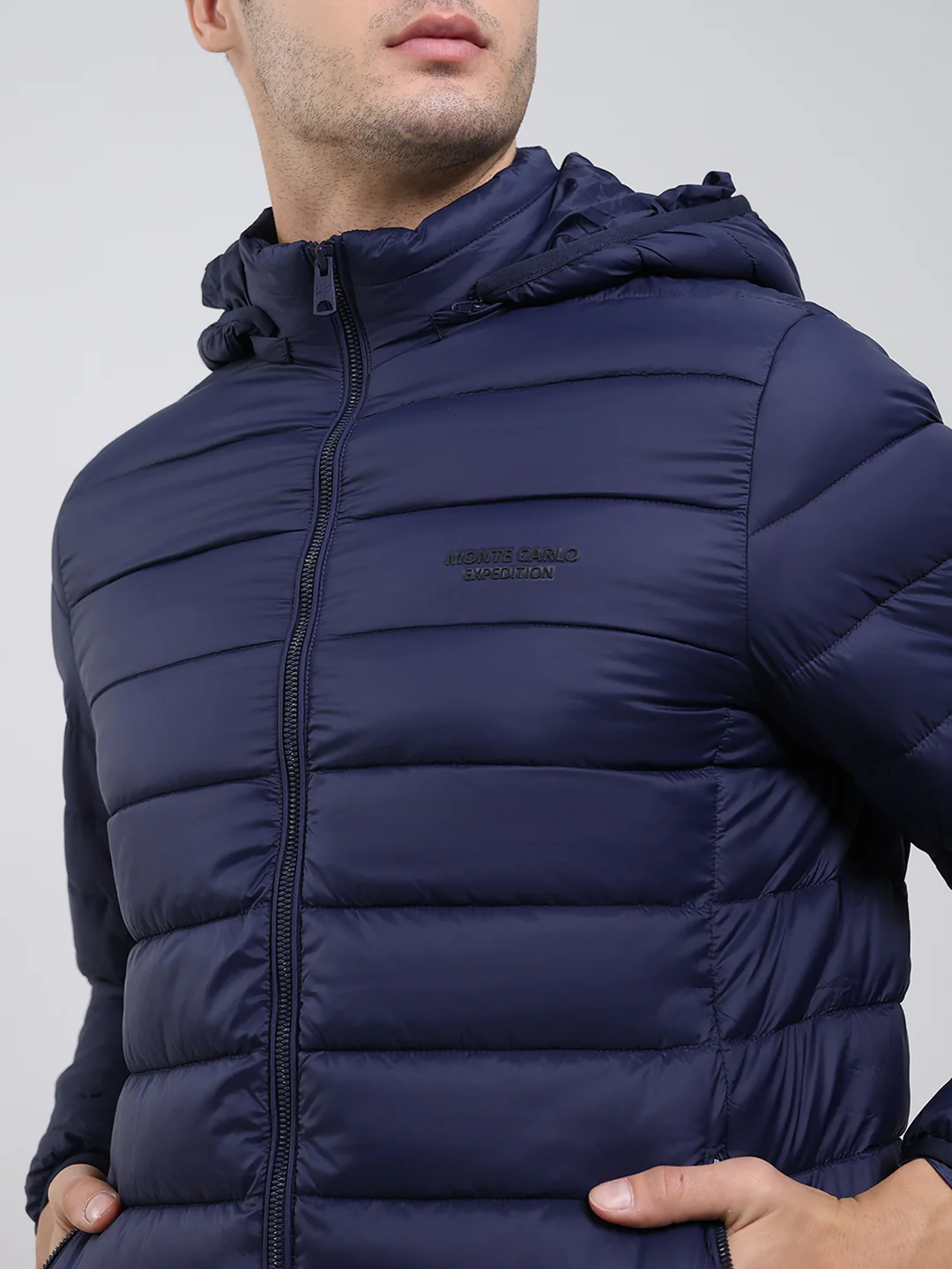 Men Navy Blue Solid Hooded Full Sleeve Heating Jacket - Image 6