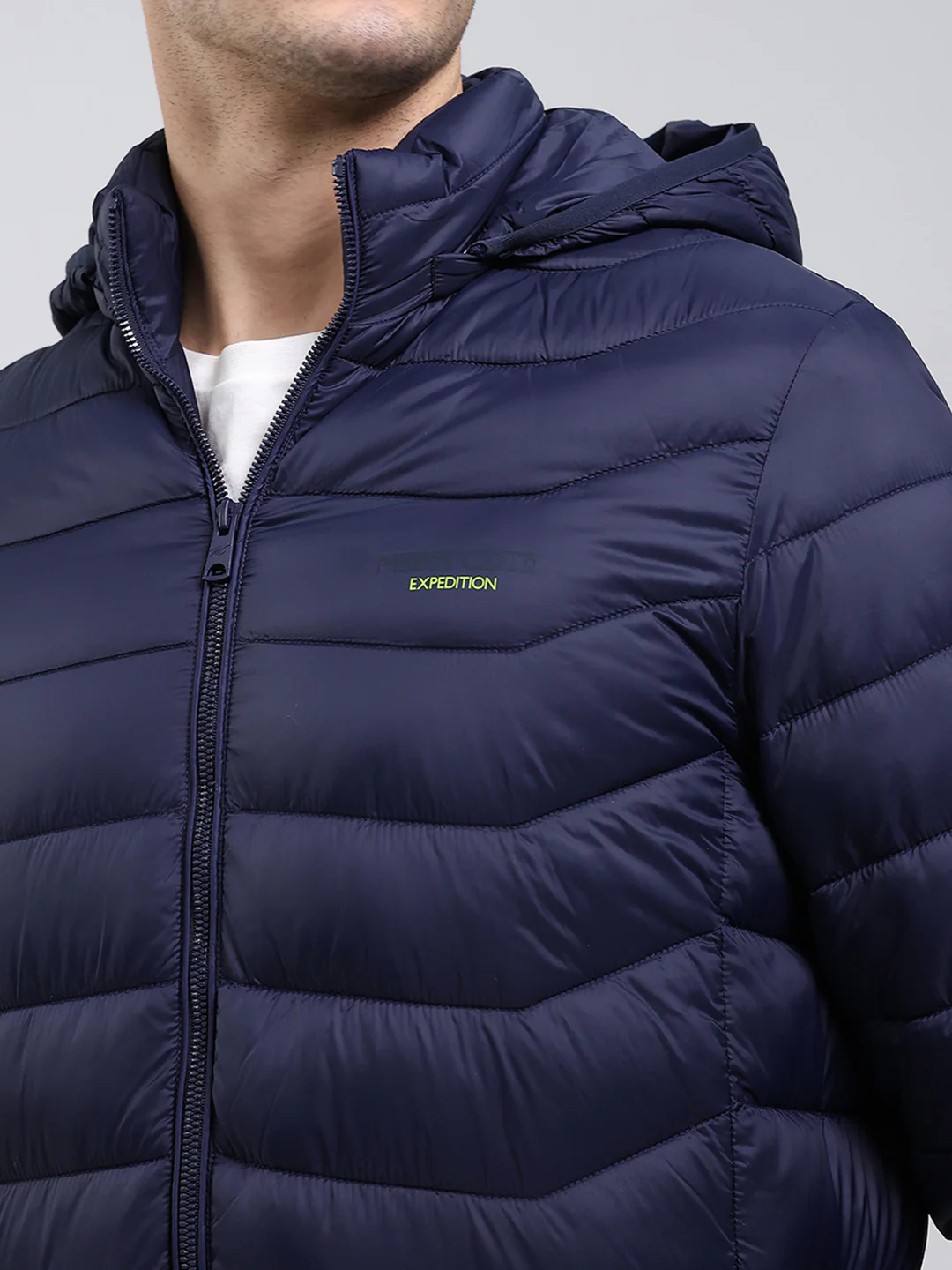 Men Navy Blue Solid Hooded Full Sleeve Heating Jacket - Image 6