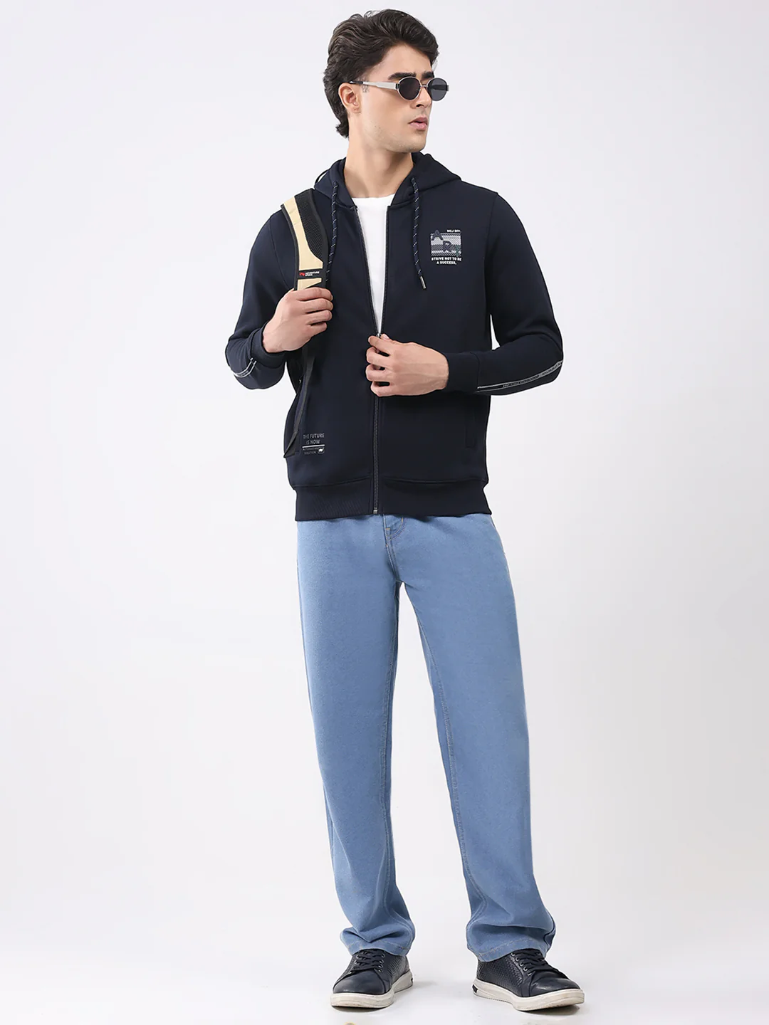 Men Navy Blue Solid Hooded Full Sleeve Sweatshirt - Image 2