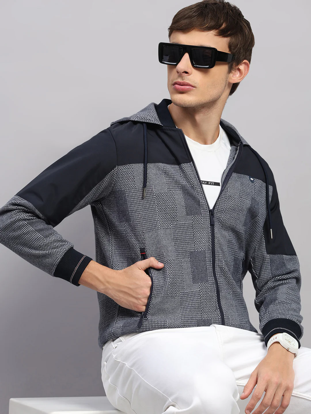 Men Navy Blue Solid Hooded Full Sleeve Sweatshirt - Image 6