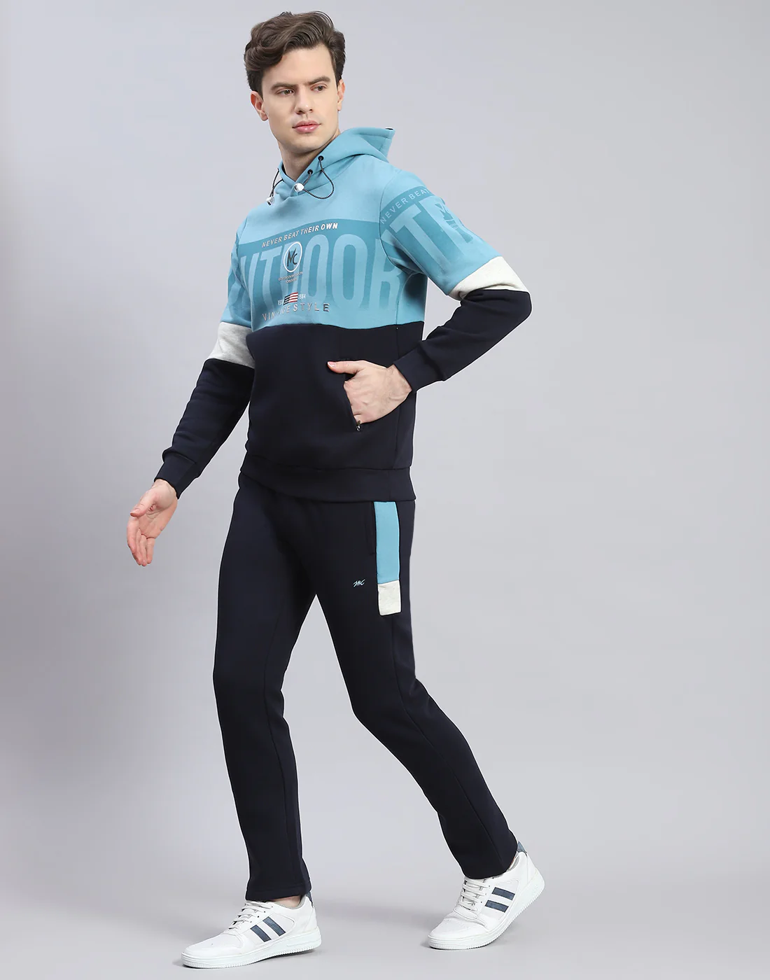 Men Navy Blue Solid Hooded Full Sleeve Tracksuit - Image 3