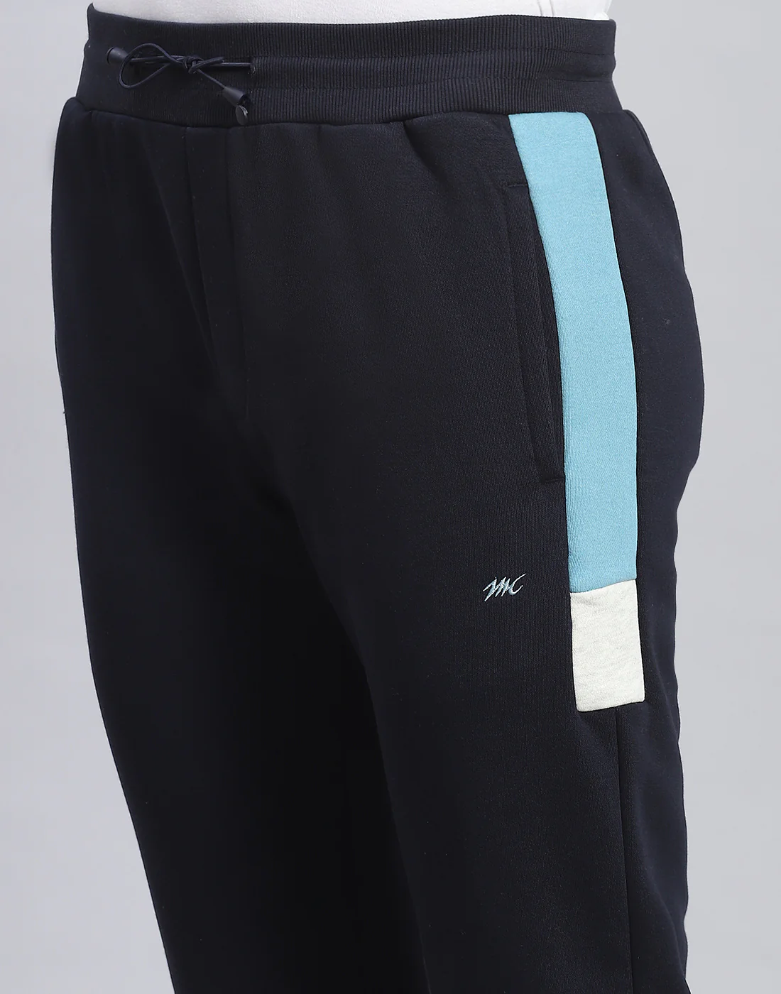 Men Navy Blue Solid Hooded Full Sleeve Tracksuit - Image 9