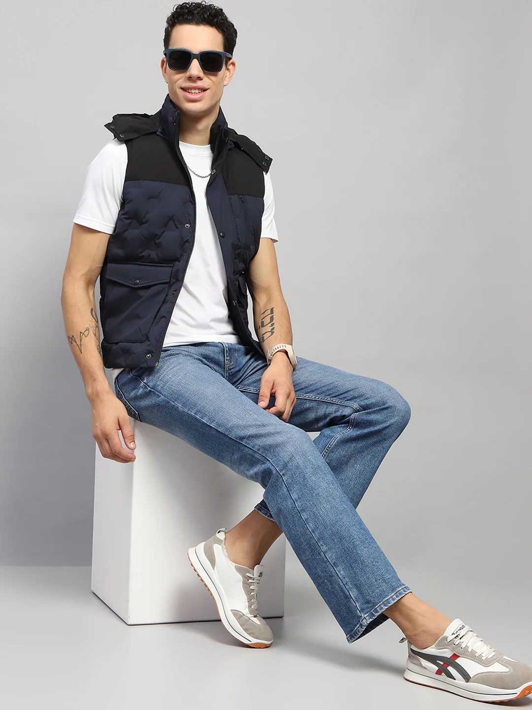 Men Navy Blue Solid Hooded Sleeveless Jacket - Image 2