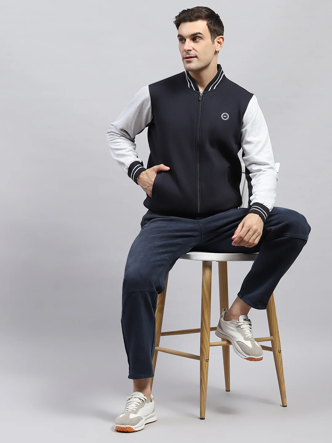Men Navy Blue Solid Mock Neck Full Sleeve Sweatshirt - Image 2