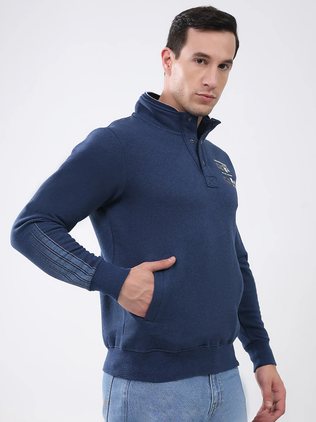 Men Navy Blue Solid Mock Neck Full Sleeve Sweatshirt - Image 4