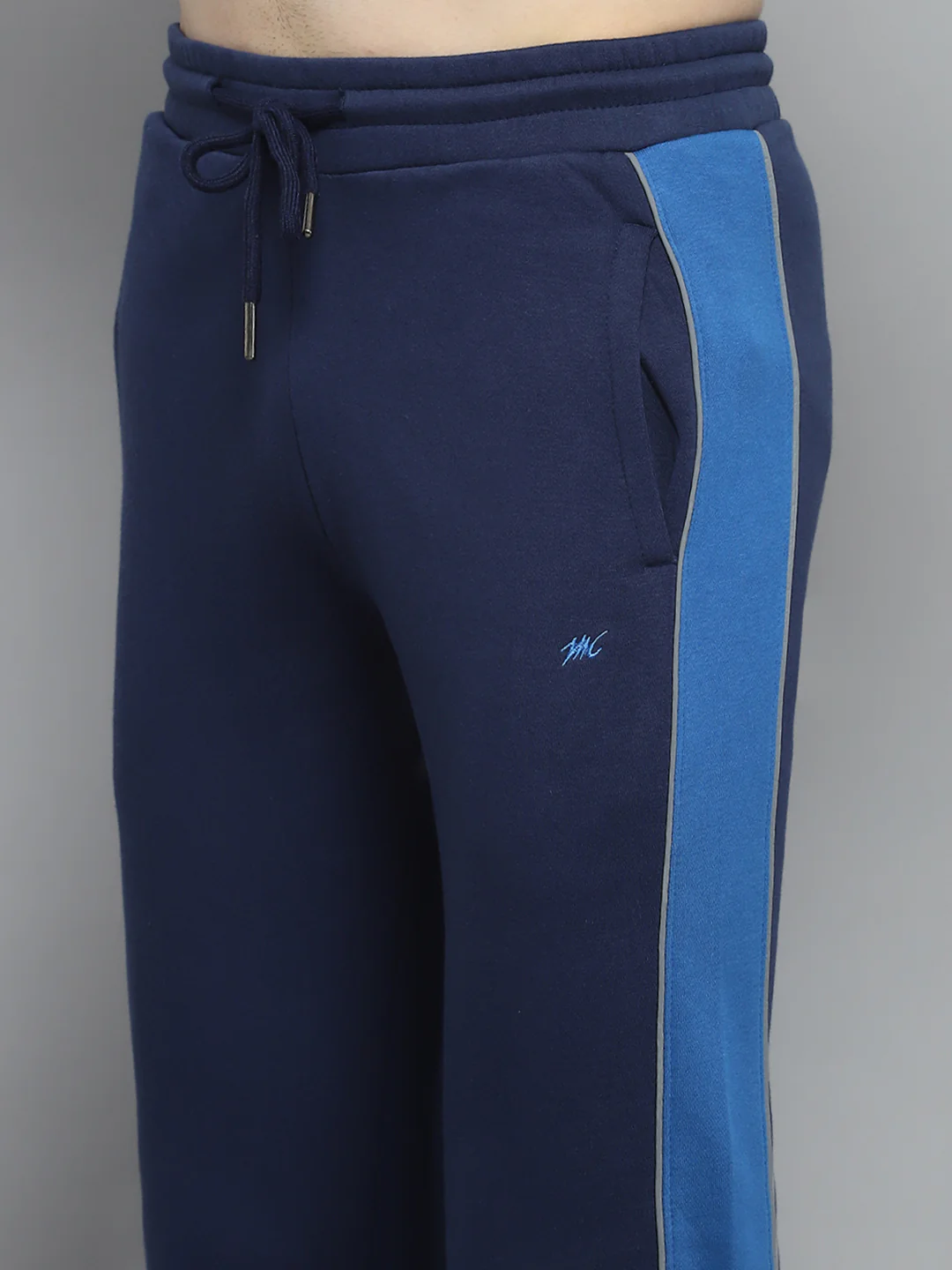 Men Navy Blue Solid Mock Neck Full Sleeve Winter Tracksuit - Image 8