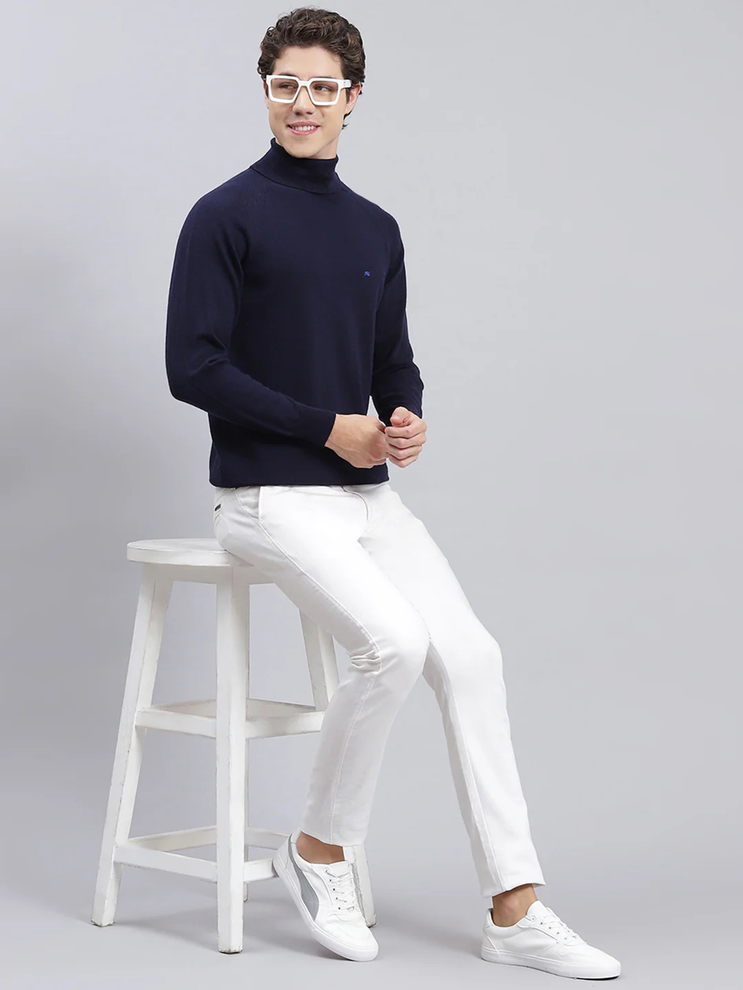 Men Navy Blue Solid Pure wool Pullover - Image 2