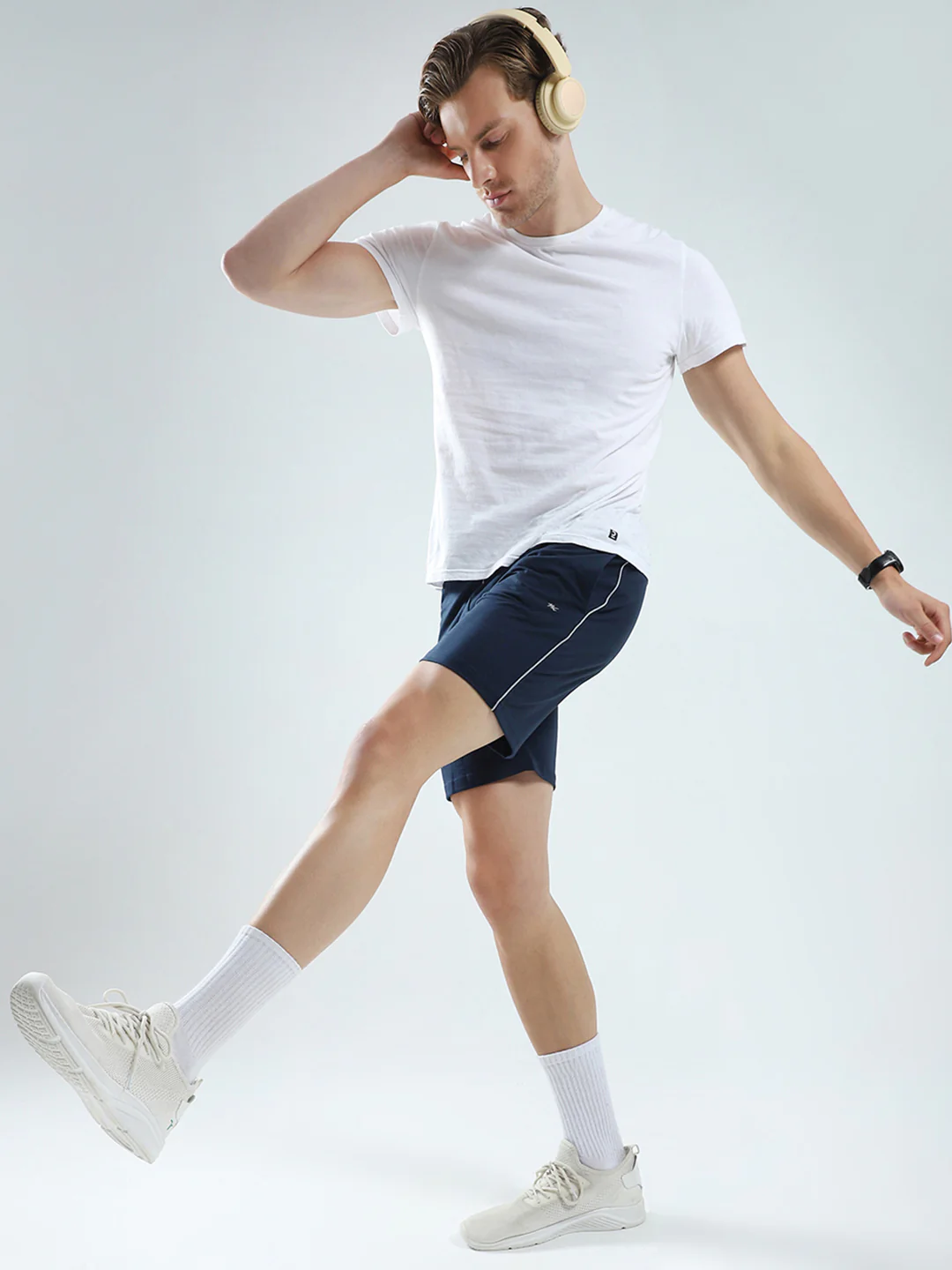 Men Navy Blue Solid Regular Fit Bermuda - Image 2