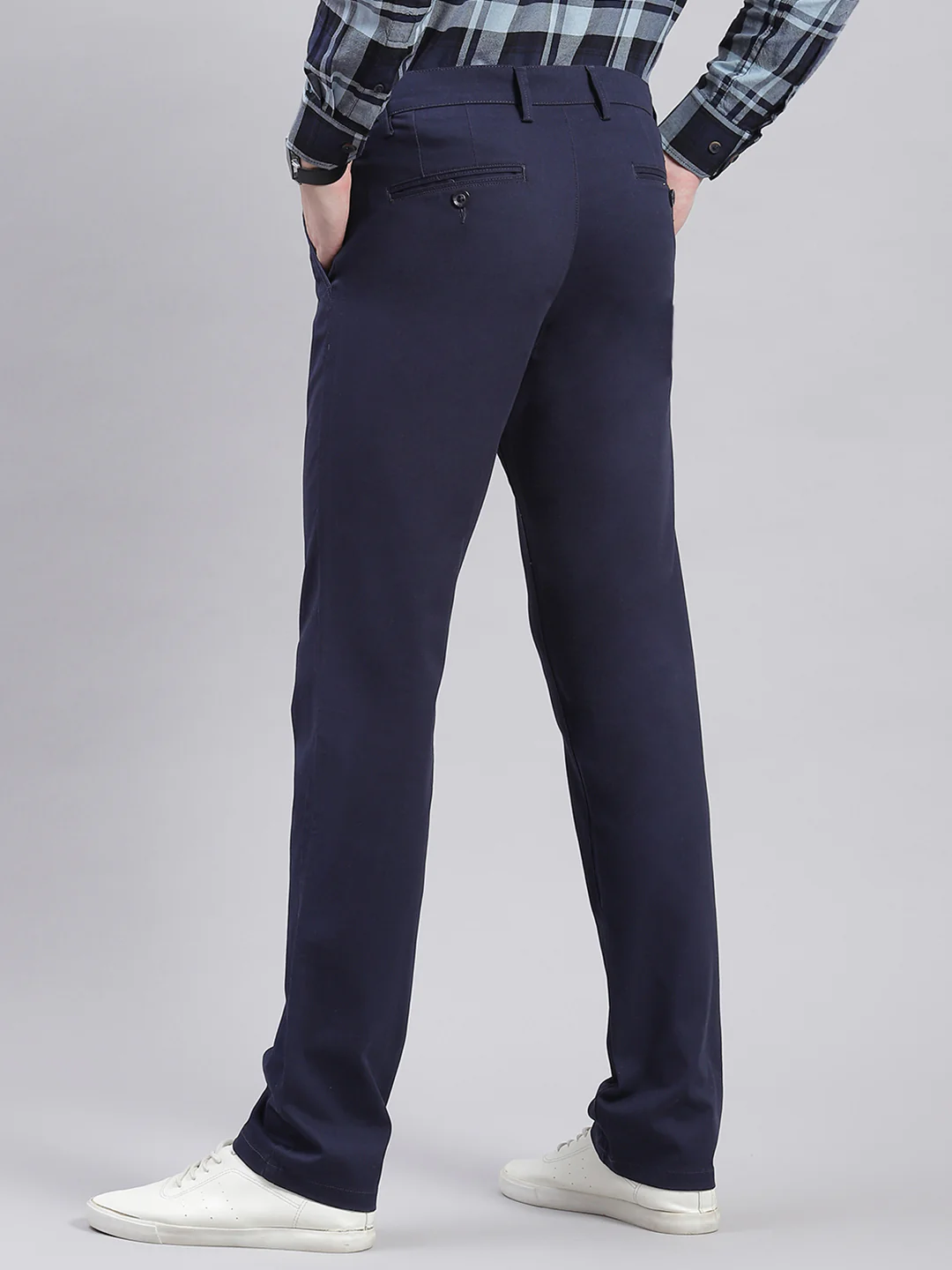 Men Navy Blue Solid Regular Fit Trousers - Image 5