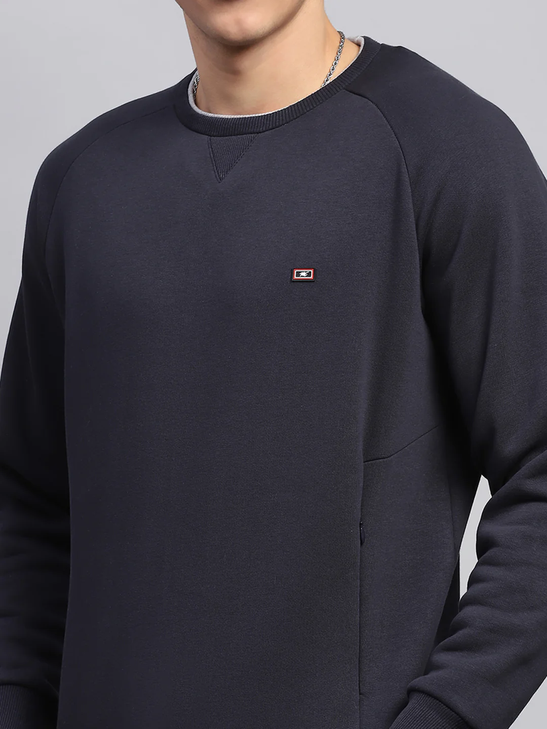 Men Navy Blue Solid Round Neck Full Sleeve Sweatshirt - Image 6