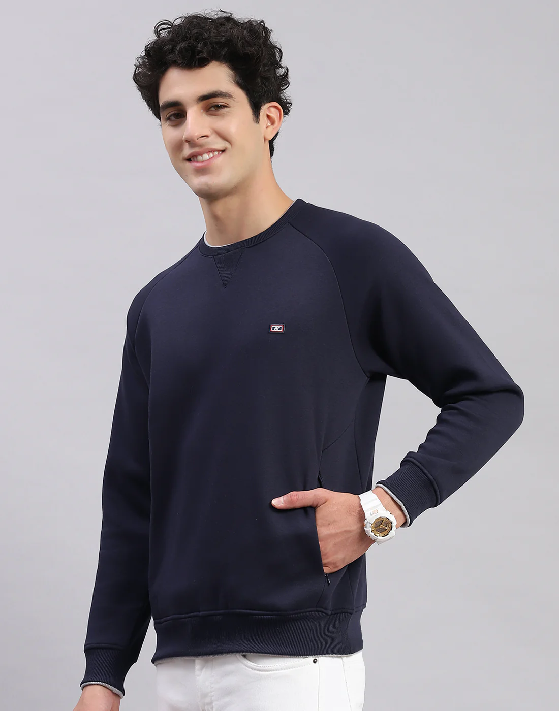 Men Navy Blue Solid Round Neck Full Sleeve Sweatshirts - Image 5