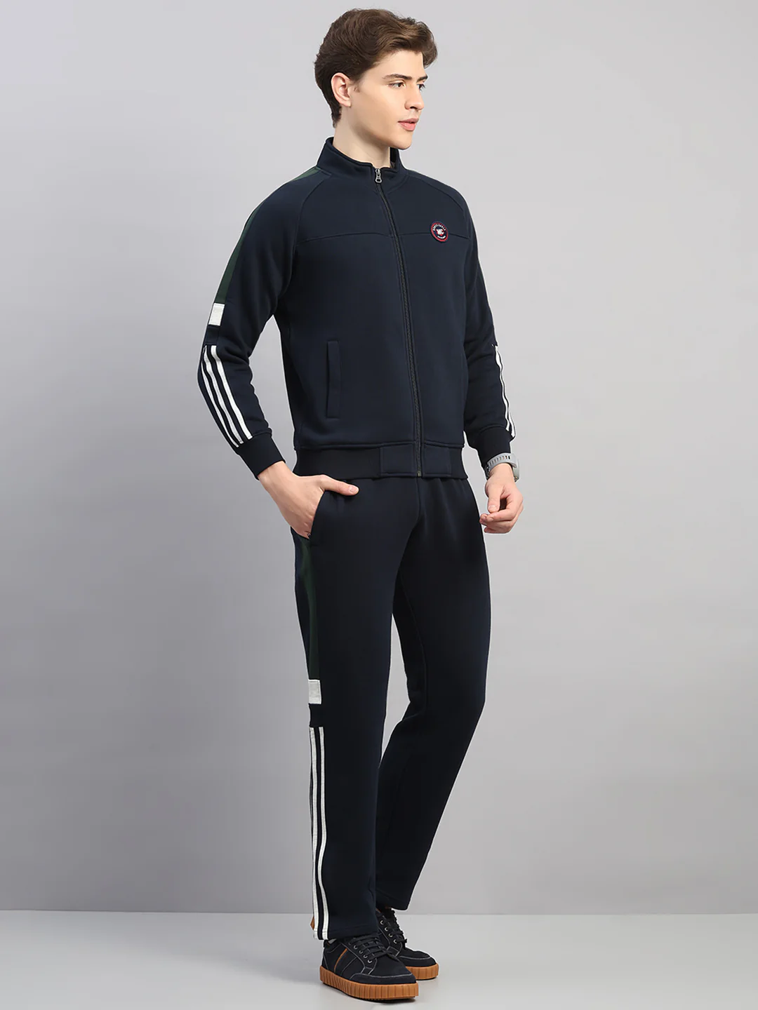 Men Navy Blue Solid Round Neck Full Sleeve Winter Tracksuit - Image 4