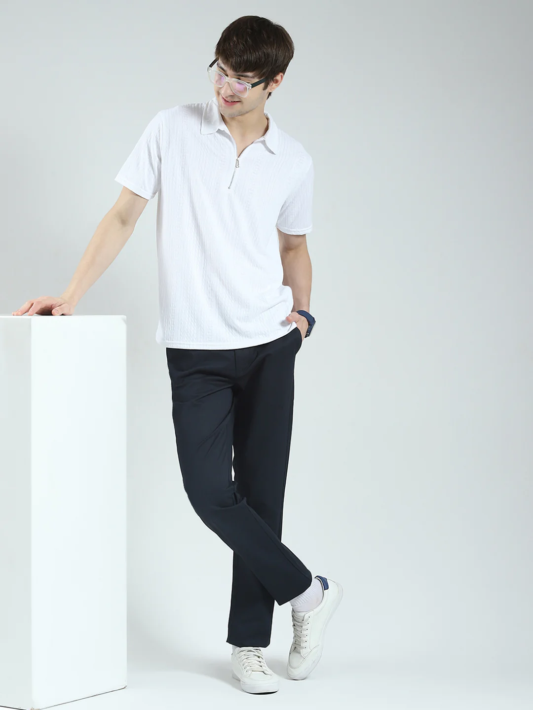 Men Navy Blue Solid Slim Fit Trouser - Image 2