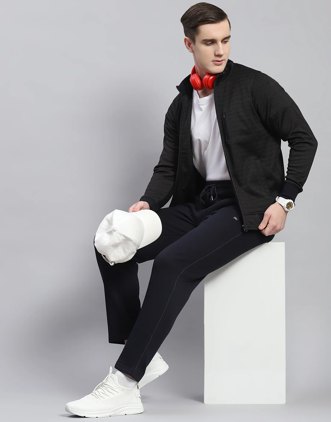 Men Navy Blue Solid Stand Collar Full Sleeve Tracksuit - Image 2