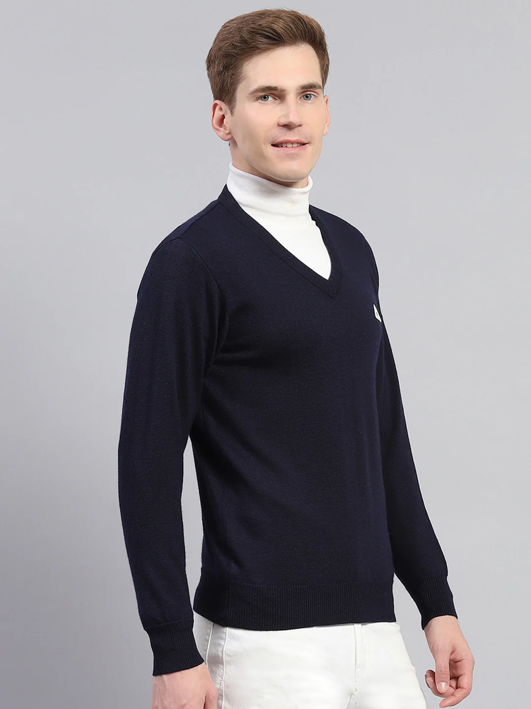 Men Navy Blue Solid V Neck Full Sleeve Pullover - Image 4