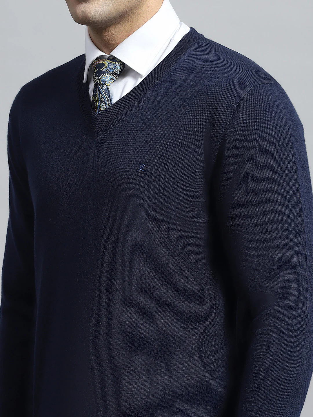 Luxuria Men Navy Blue Solid V Neck Full Sleeve Pullover - Image 7