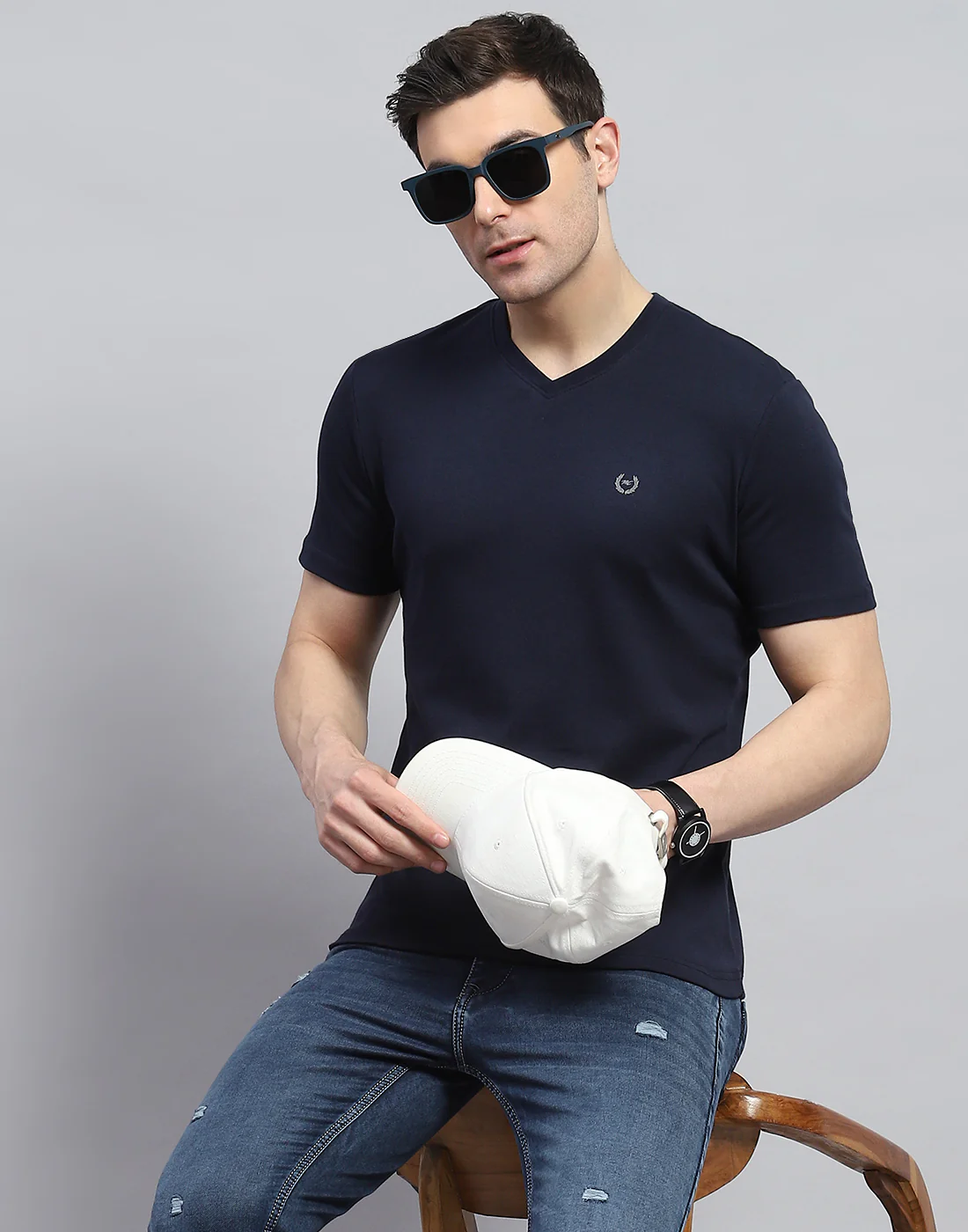 Men Navy Blue Solid V Neck Half Sleeve T-Shirt - Image 6
