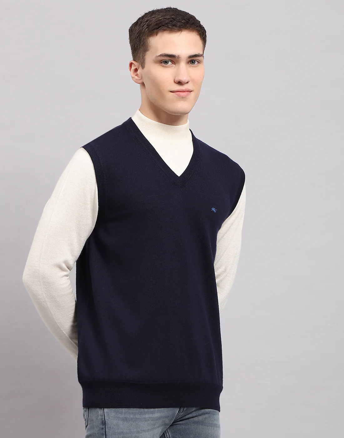 Men Navy Blue Solid V Neck Sleeveless Sweater - Image 4