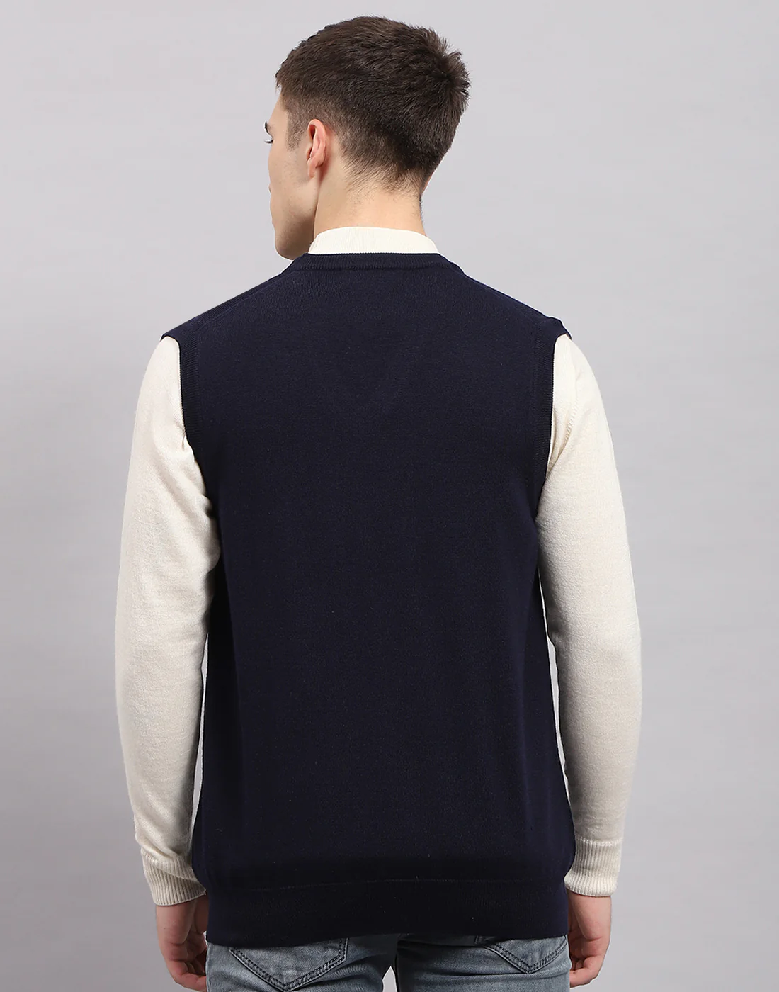Men Navy Blue Solid V Neck Sleeveless Sweater - Image 5