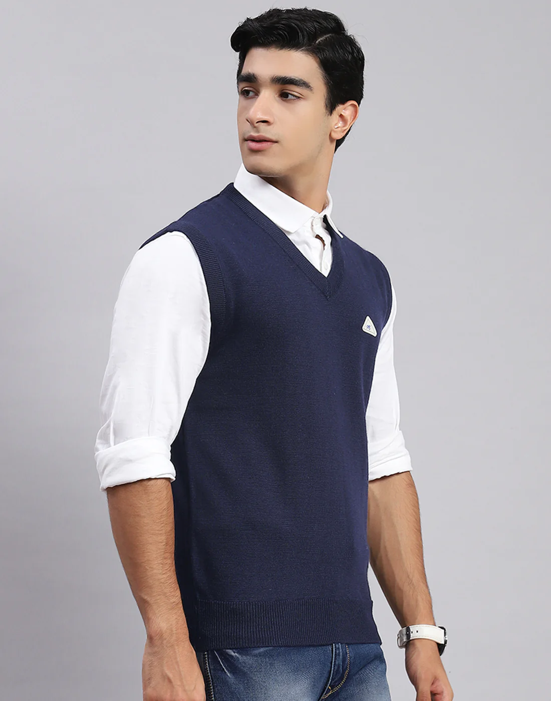 Men Navy Blue Solid V Neck Sleeveless Sweaters/Pullovers - Image 3