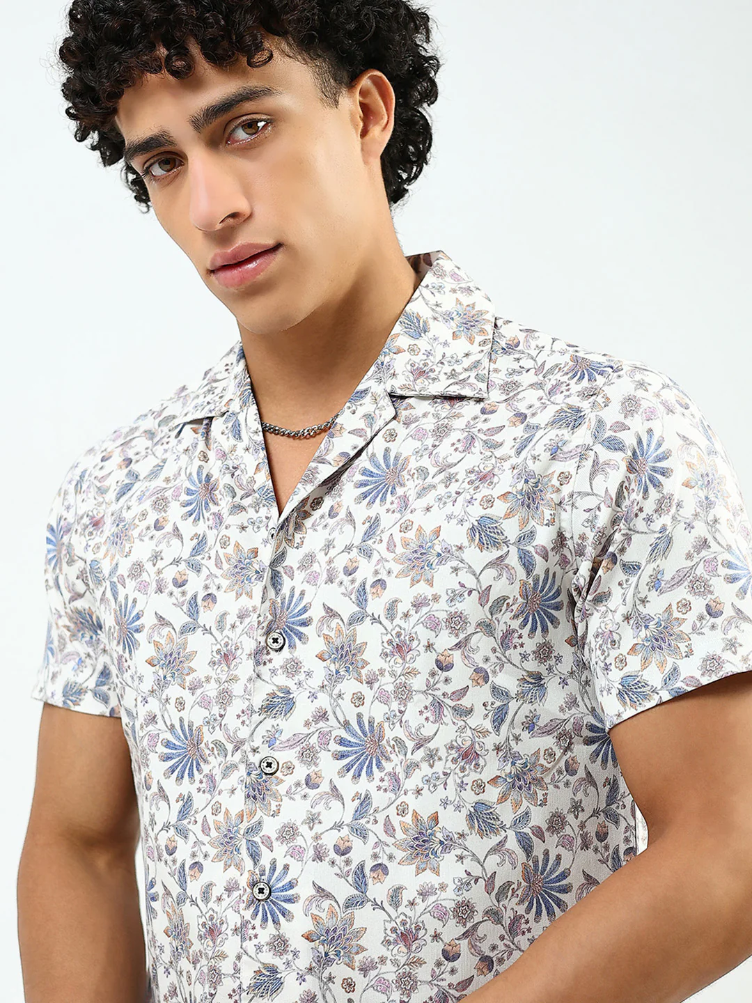 Men Off White Printed Collar Half Sleeve Cords Set - Image 8