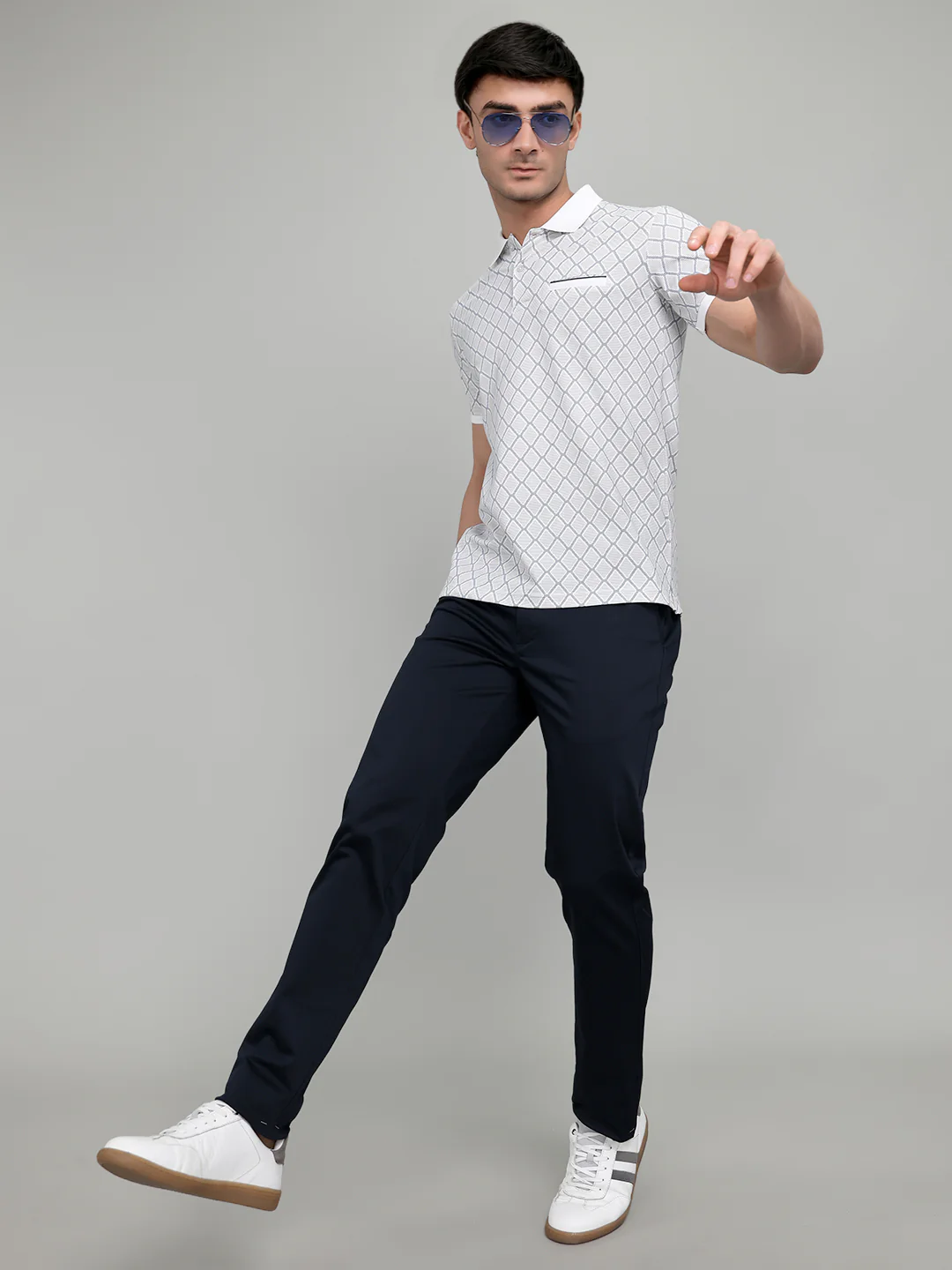 Men Off White Printed Collar Half Sleeve T-Shirt - Image 6