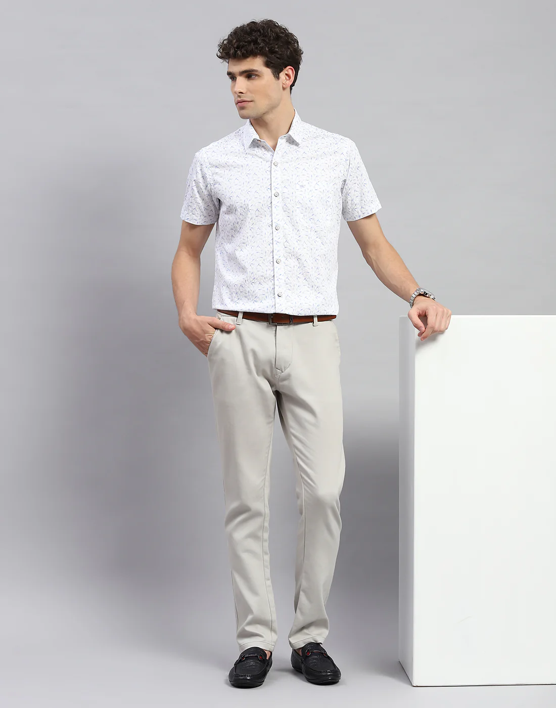 Men Off White Printed Collar Neck Half Sleeve Shirt - Image 2