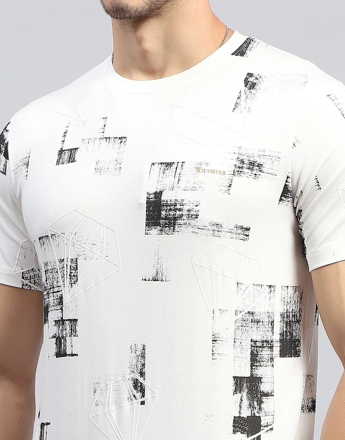 Men Off White Printed Round Neck Half Sleeve T-Shirt - Image 7