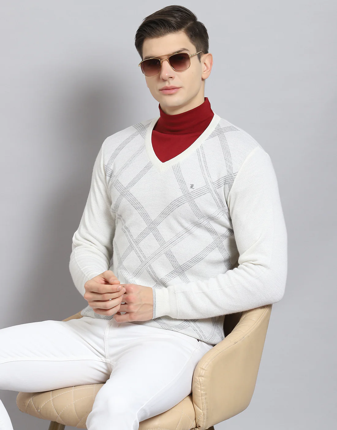 Men Off White Printed V Neck Full Sleeve Sweater - Image 2