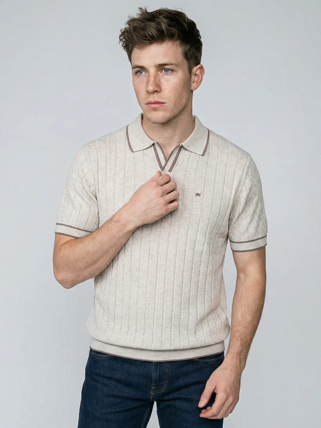 Men Off White Self Design Collar Half Sleeve T-Shirt - Image 3
