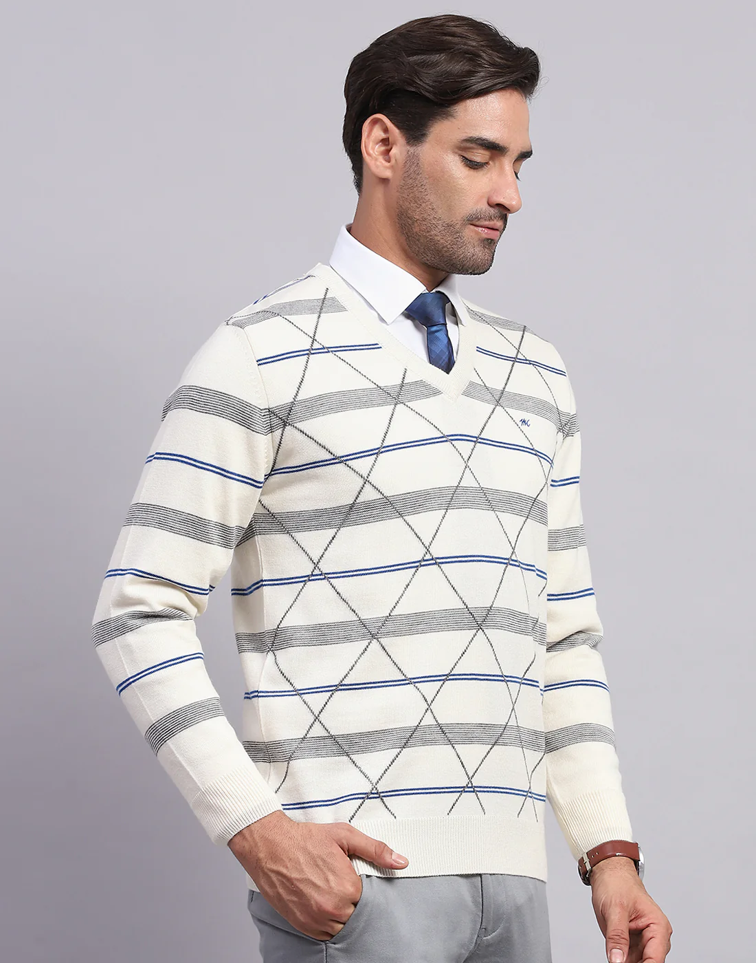 Men Off White Self Design V Neck Full Sleeve Pullover - Image 4