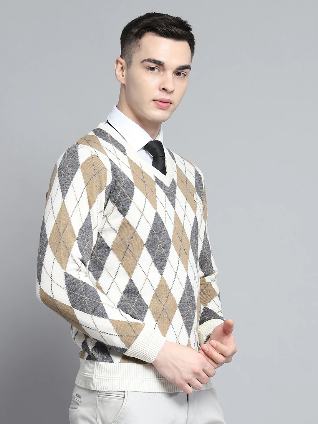 Men Off White Self Design V Neck Full Sleeve Pullover - Image 4