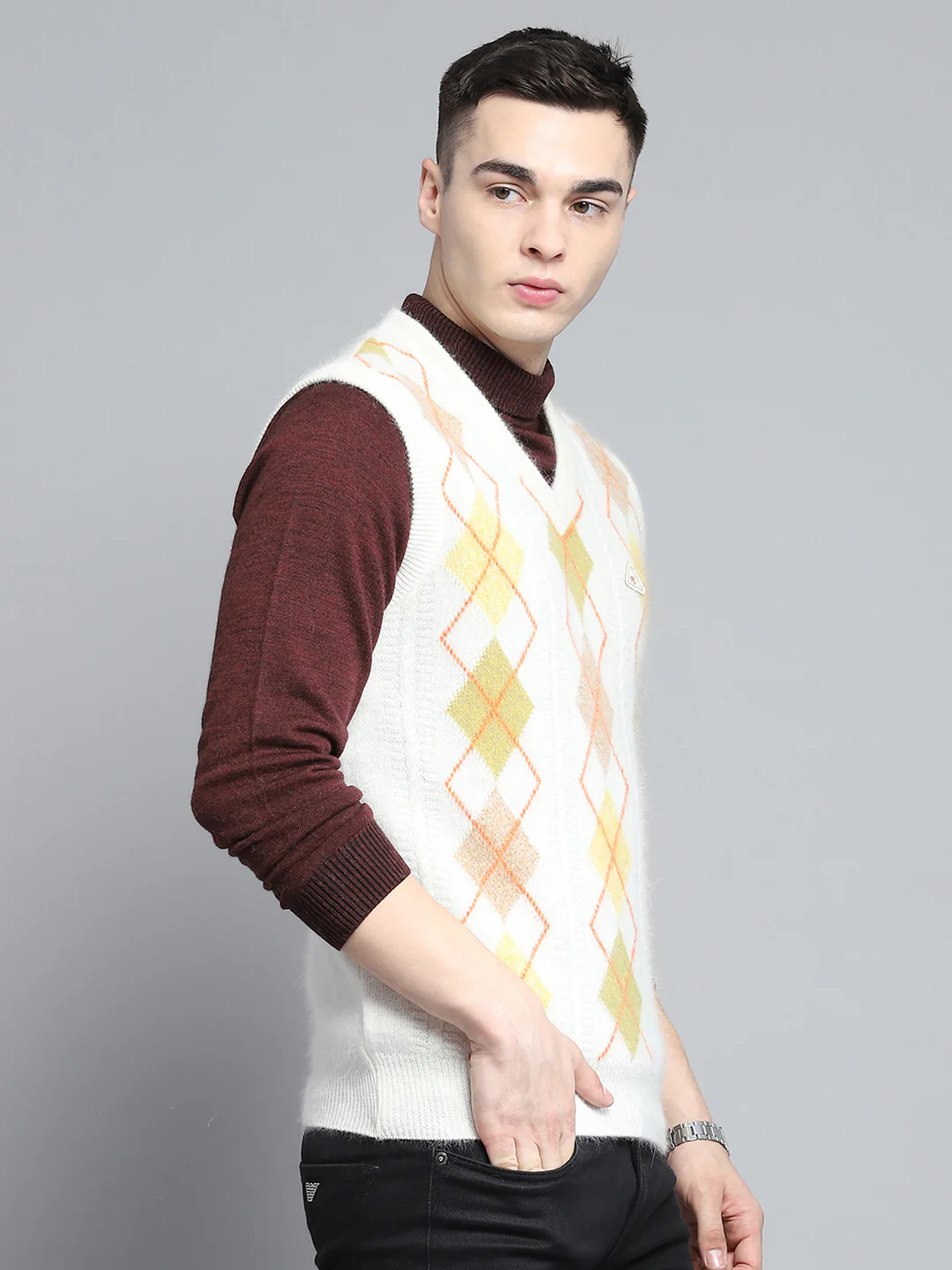Men Off White Self Design V Neck Sleeveless Sweater - Image 4