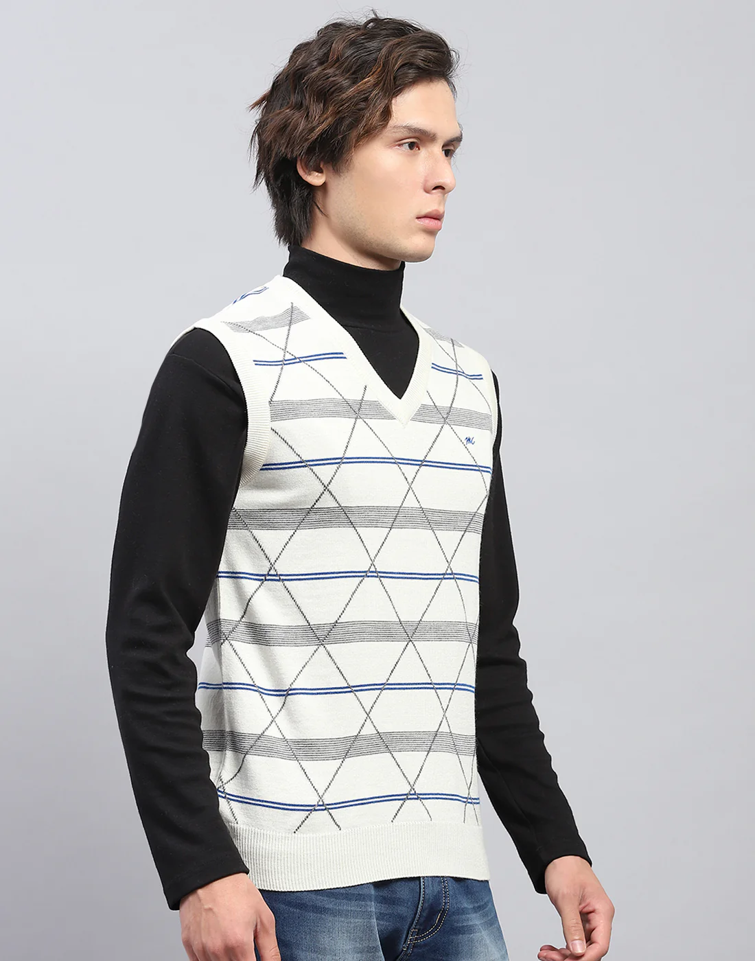 Men Off White Self Design V Neck Sleeveless Sweater - Image 4