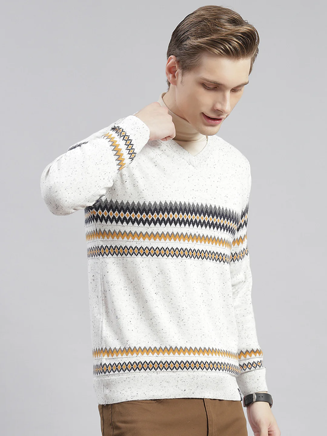 Men Off White Self Design V Neck Full Sleeve Sweaters/Pullovers - Image 4