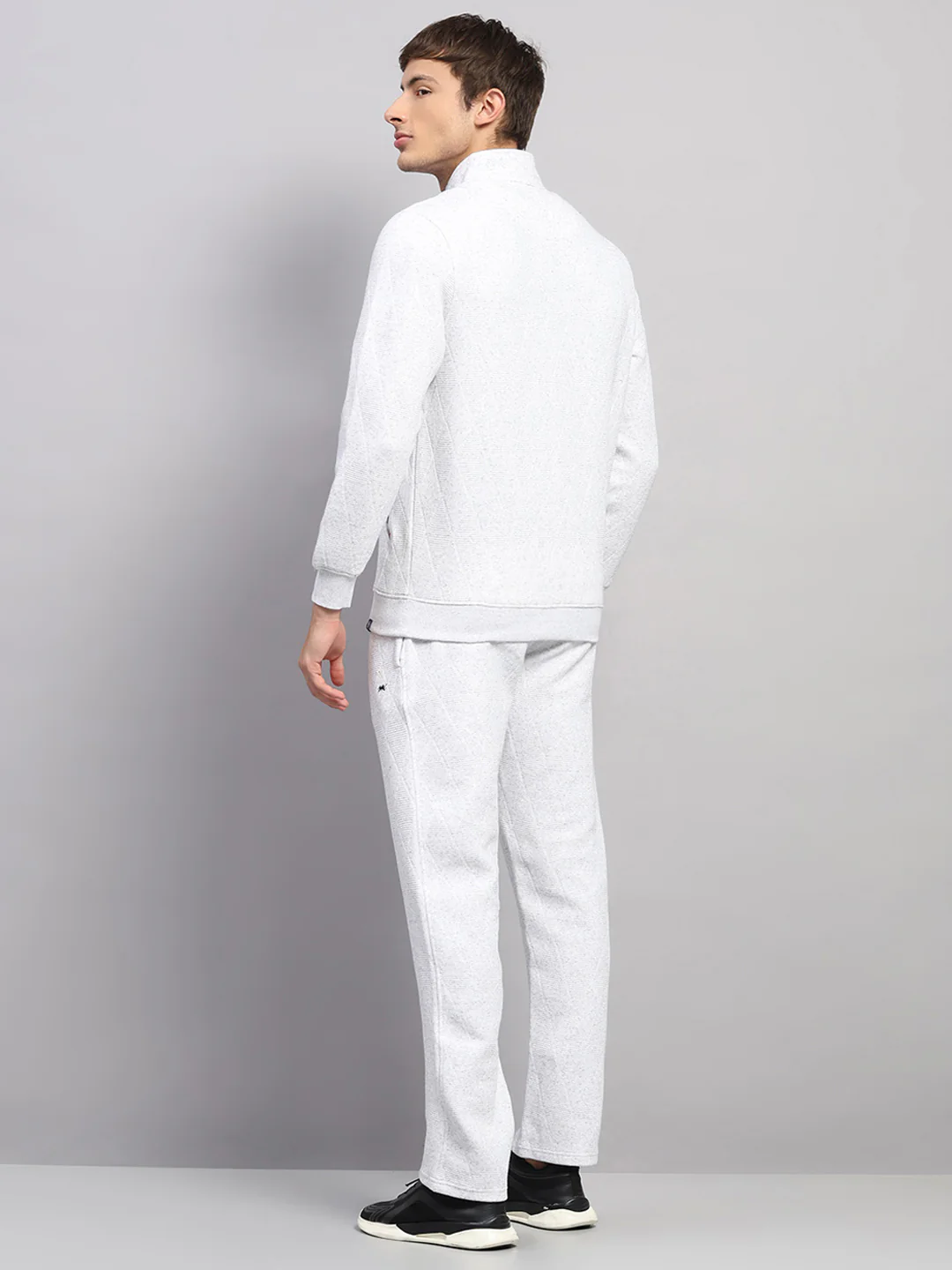 Men Off White Solid Collar Full Sleeve Winter Tracksuit - Image 5