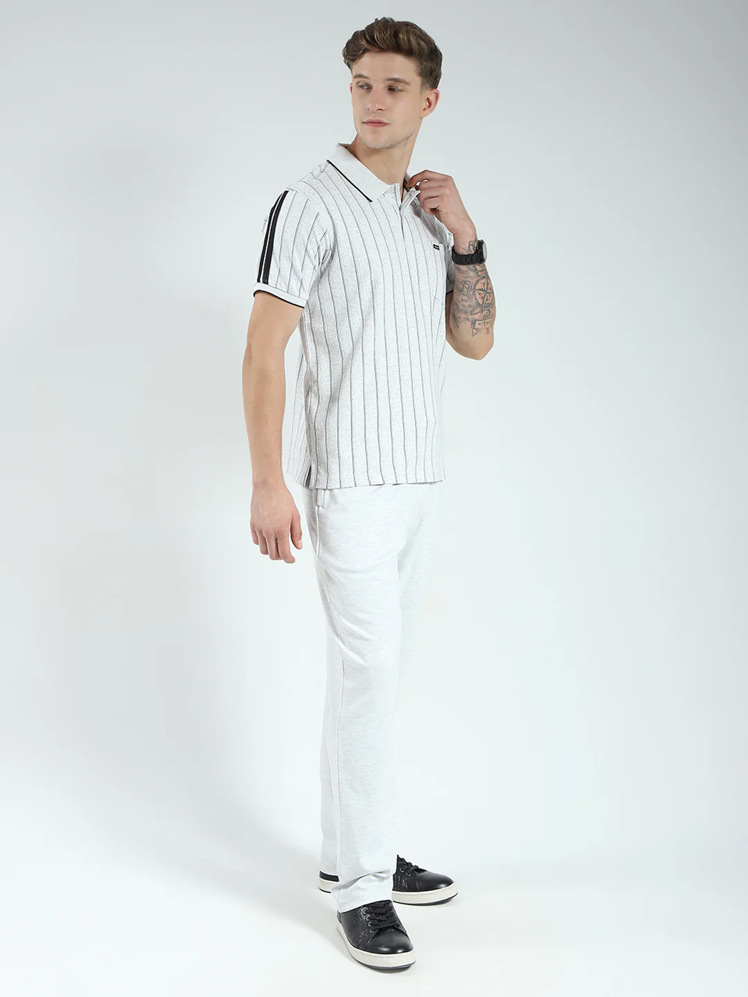 Men Off White Solid Collar Half Sleeve Lower Set - Image 4