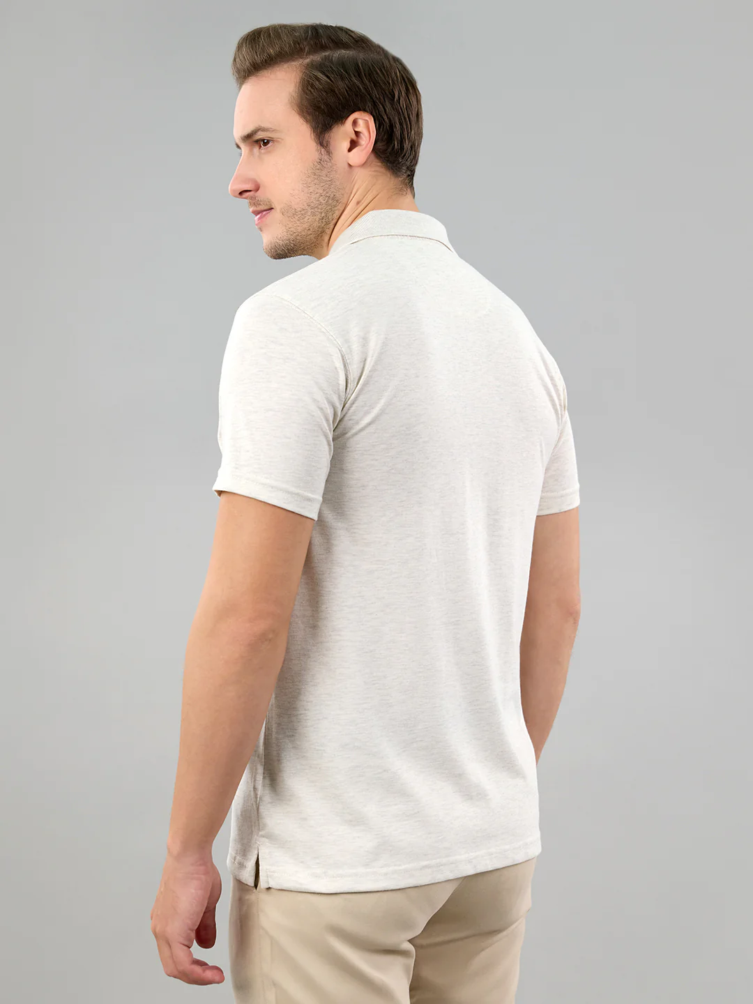 Men Off White Solid Polo Collar Half Sleeve T-Shirt - Image 4
