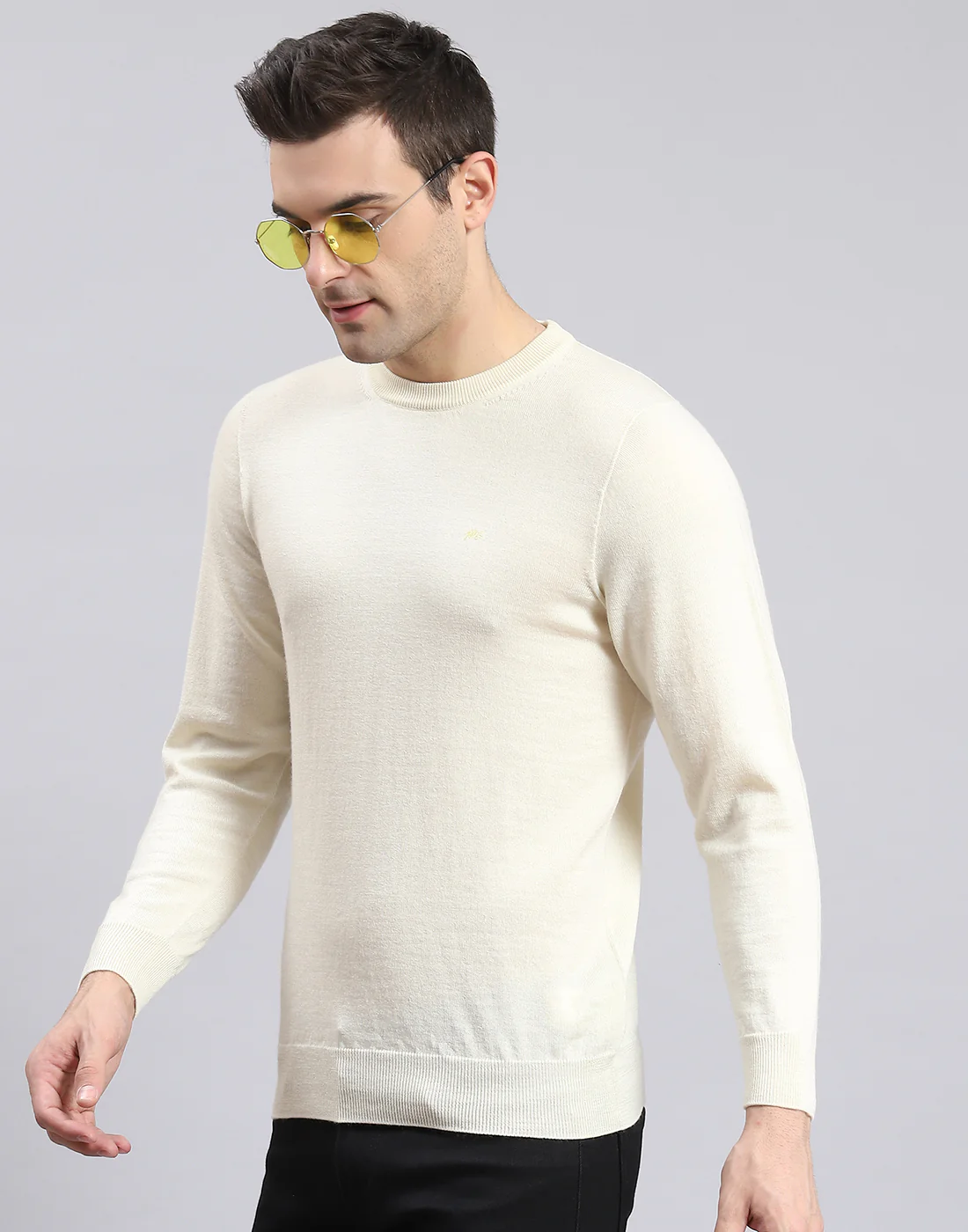 Men Off White Solid Round Neck Full Sleeve Sweater - Image 3