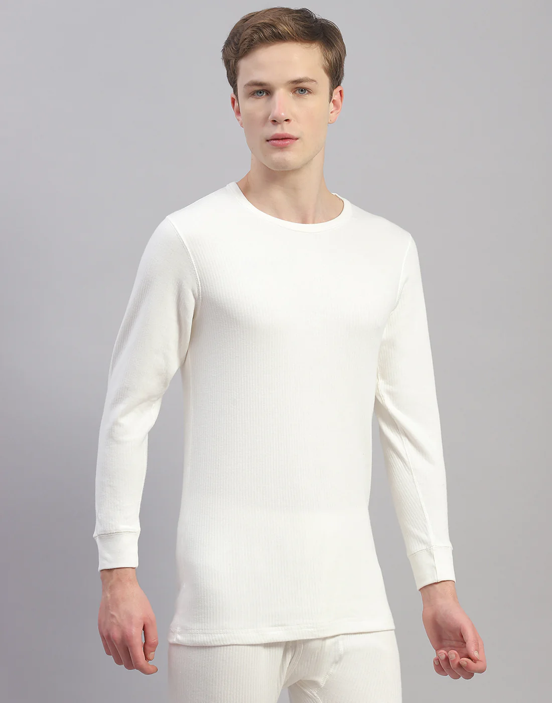Men Off White Solid Round Neck Full Sleeve Thermal Vest - Image 4