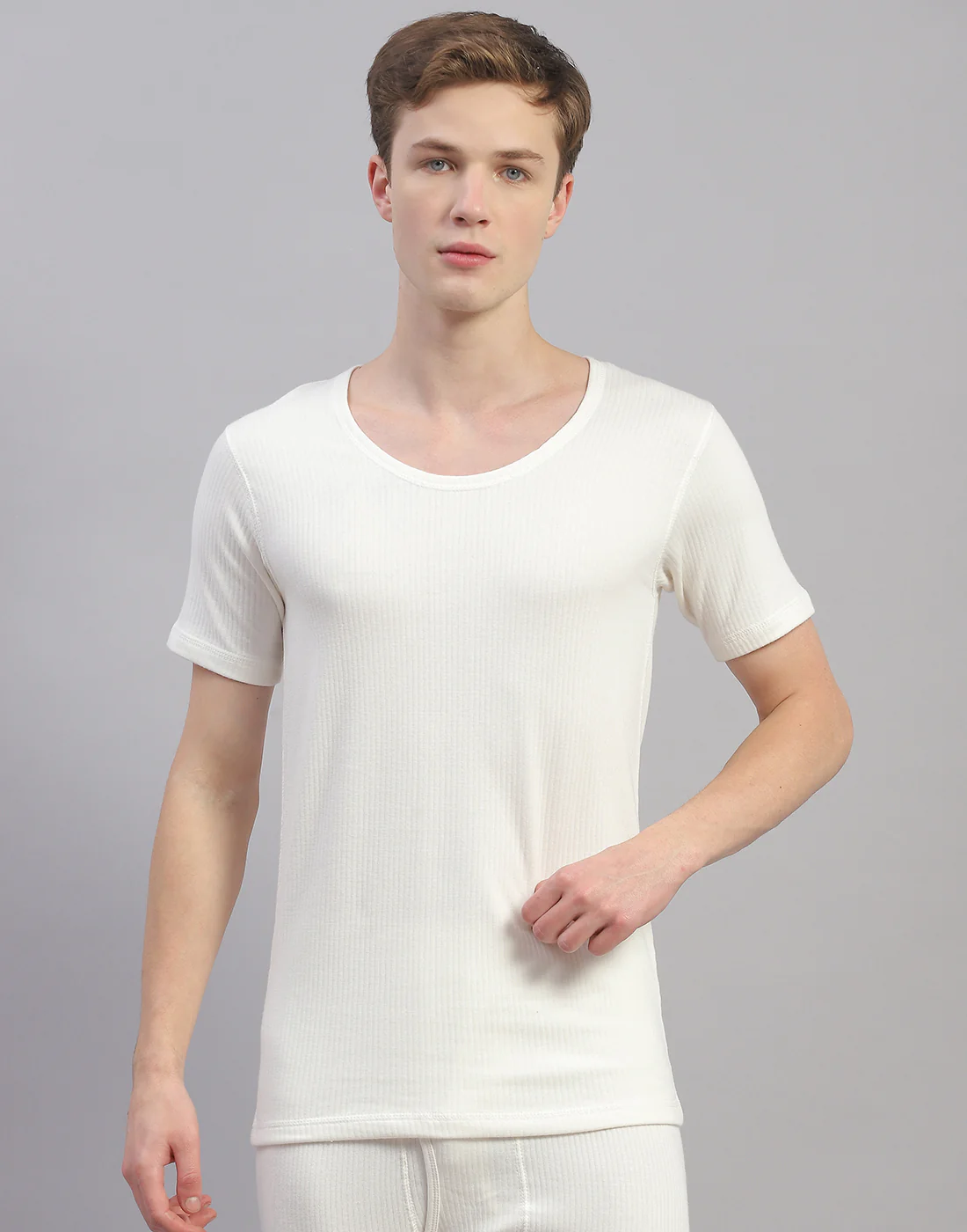 Men Off White Solid Round Neck Half Sleeve Thermal Vest - Image 2
