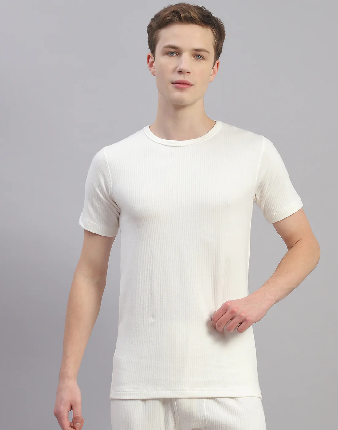 Men Off White Solid Round Neck Half Sleeve Thermal Vest - Image 2