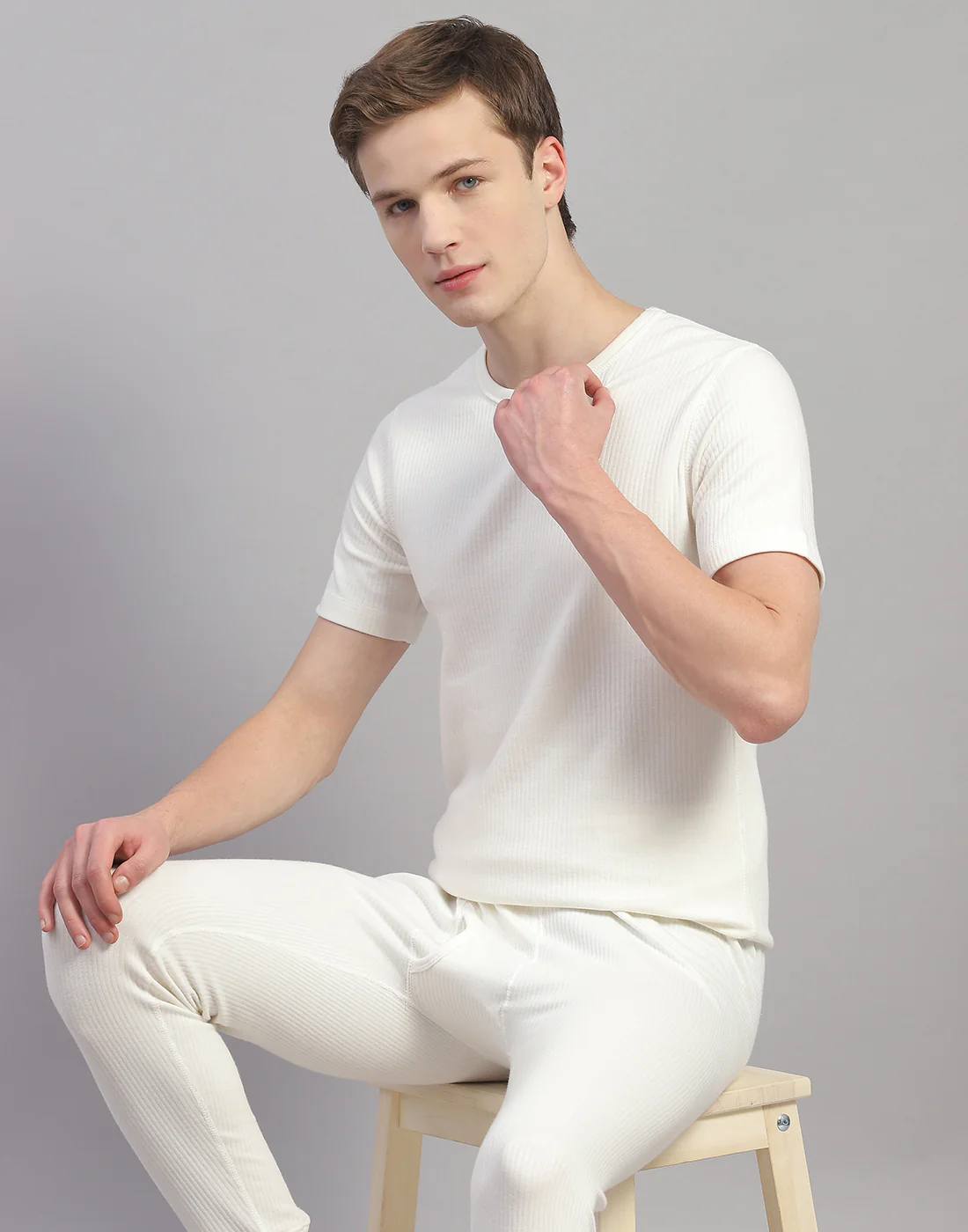 Men Off White Solid Round Neck Half Sleeve Thermal Vest - Image 6