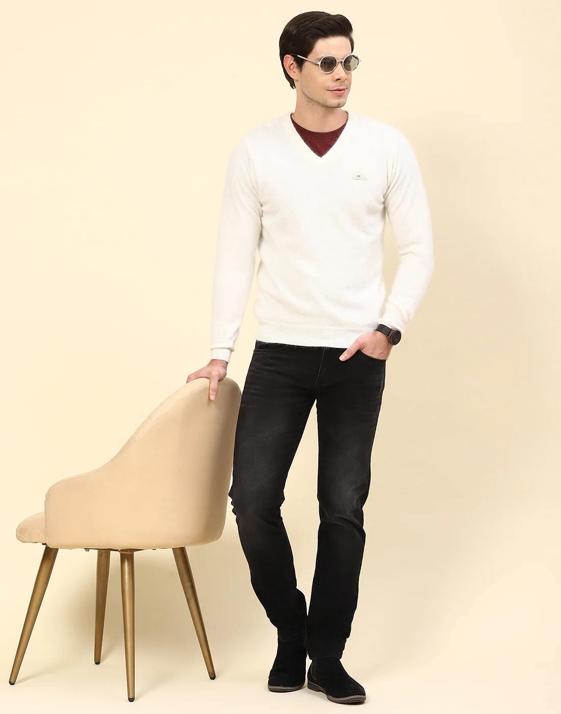 Men Off White Solid V Neck Full Sleeve Pullover - Image 2