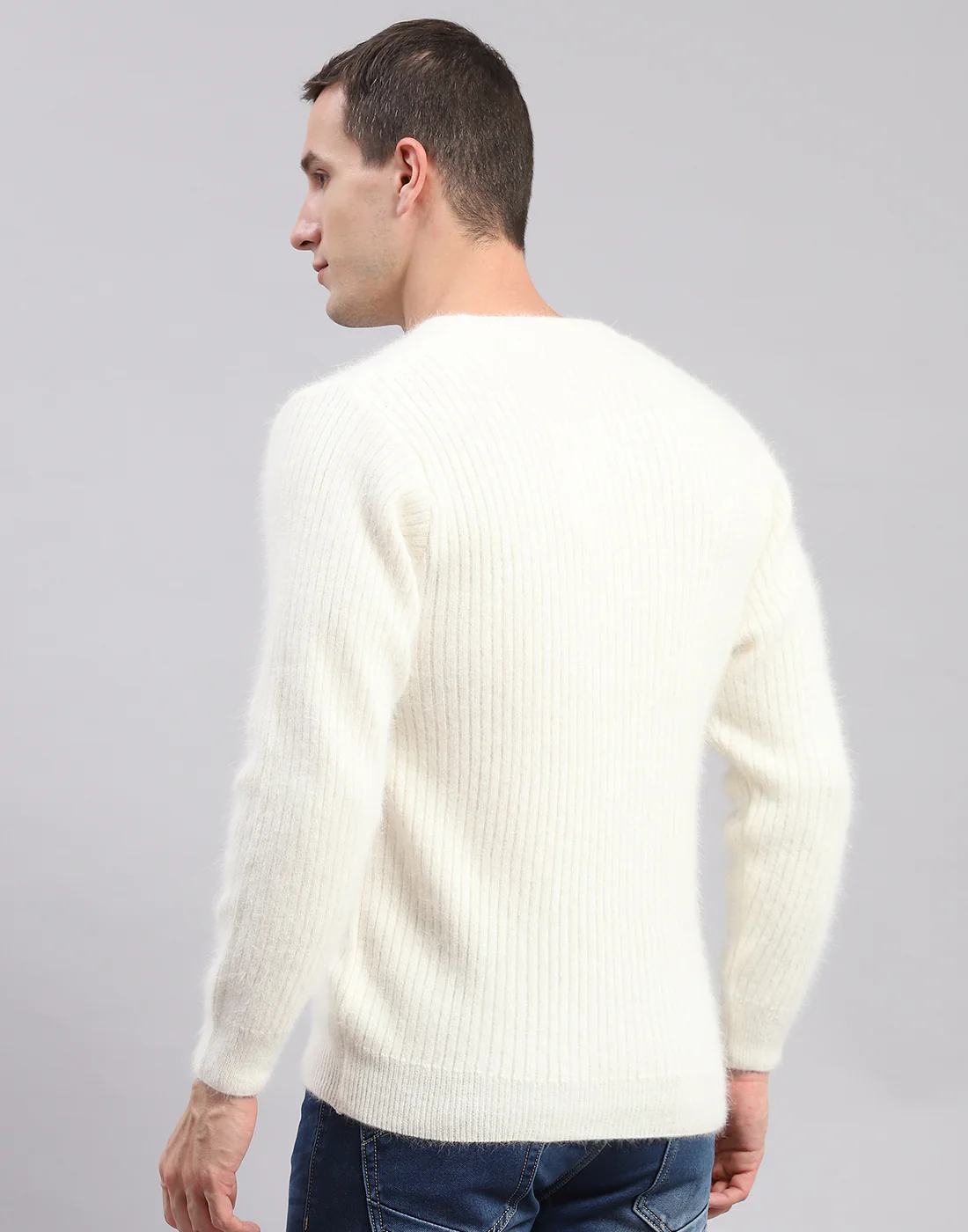 Men Off White Solid V Neck Full Sleeve Sweaters/Pullovers - Image 4
